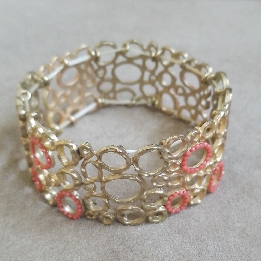 Gold Tone and Peach Stretch Bracelet